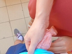 Pijpbeurt, Sperma shot, Handbeurt, Orgasme, Buiten, Slipje, Verleid, Zuigen