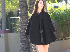 Geschnappt, Tanzen, Fußfetisch, Masturbation, Orgasmus, Solo, Weibliche ejakulation, Unter dem rock