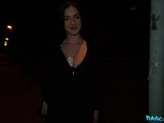 Kont, Grote mammen, Zwart, Bruinharig, Rondborstig, Tsjechisch, Buiten, Openbaar