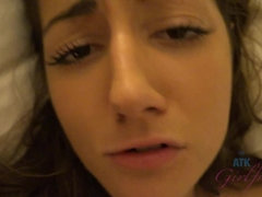 Leie, Blasen, Braunhaarige, Kleid, Fussjob, Orgasmus, Pov, Rasiert