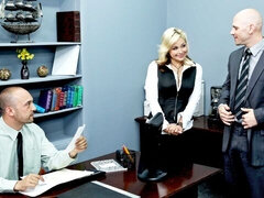 Grosse bite, Blonde, Sucer une bite, Énorme, Bureau, Chevaucher, Cheveux courts, Nénés