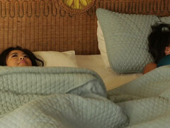 Азиатки, Красотки, Красивые, Большая жопа, Черные, Парочка, Поцелуи, Лесбиянка