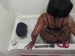 Salle de bains, Gros cul, Noire, Noir ébène, Gode énorme, Lingerie, Maman, Argent