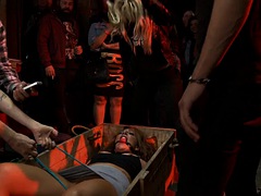 In den arsch, Arsch, Sadomasochismus, Grosser schwanz, Blasen, Fesselspiele, Öffentlich