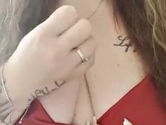 Grote lul, Dominante vrouw, Fetisj, Masturbatie, Moeder die ik wil neuken, Alleen, Tatoeage, Tieten likken