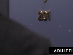 Attrapée, Tromperie, En levrette, Pisser, Enceinte, Réalité, Rugueux