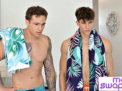 Bikini, Blonde, Sucer une bite, Brunette brune, Queue, Mère que j'aimerais baiser, Orgie, Belle mère