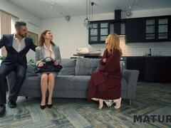 Biseksueel, 1 man 2 vrouwen, Rijpe lesbienne, Schreeuwen, Verassing, Trio