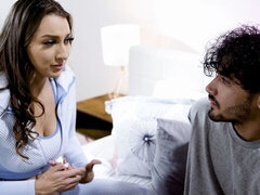 Chambre à dormir, Gros cul, Grosse bite, Sucer une bite, Brunette brune, Éjaculation interne, Chatte, Maigrichonne