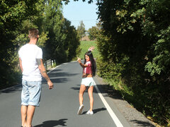Brunette brune, Doigter, Italienne, Masturbation, Petite femme, Chatte, Rasée, Nénés