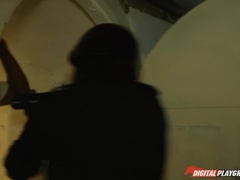 Arsch, Grosser schwanz, Blondine, Aufs gesicht abspritzen, Party, Polizei, Muschi, Kurzes haar