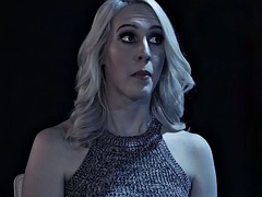 Squirting nympho dyke seduces busty lesbians in threesome