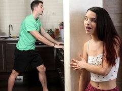 18 летние, Большой член, Минет, Брюнетки, Застукали, Собачьи, Тощие, Молоденькие