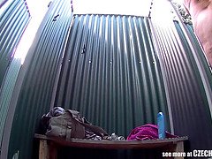 Grote mammen, Tsjechisch, Hd, Rijpe lesbienne, Buiten, Openbaar, Douche, Alleen