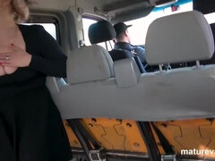Grosser schwanz, Blasen, Auto, Schwanz, Fingern, Oma, Handjob, Rau