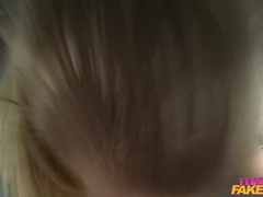 Leie, Blasen, Auto, Aufs gesicht abspritzen, Frau, Handjob, Lecken, Muschi