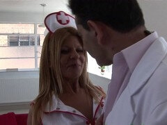 Anal, Mamada, Morena, Médico, Corridas faciales, Madres para coger, Pantaletas, Medias largas
