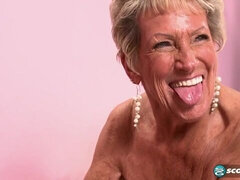 18 ans, Chambre à dormir, Grosse bite, Sucer une bite, Branlette thaïlandaise, Masturbation, Mature, Suçant