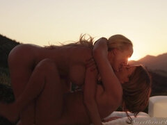 Поза 69, Красотки, Брюнетки, Платье, Фетиш, Поцелуи, Милф, На природе