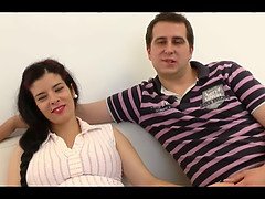 デカパイ, Hd, 旦那, 3p男男女, 乳首, オマンコ, 剃毛, スペイン人