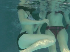 Culo grande, Pies, Fetiche, Lesbiana, Público, Ruso, Apretado, Bajo el agua