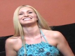 茶髪の, イく瞬間, ヨーロピアン, 指いじり, なめる, マッサージ, ナイロン, フェラする