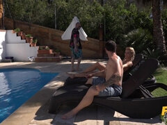 Arsch, Braunhaarige, Betrug, Verrückt, Besamung, Aufs gesicht abspritzen, Piercing, Spanner