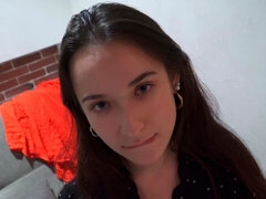 Gros cul, Sucer une bite, Brunette brune, En levrette, Branlette thaïlandaise, Dénudage, Adolescente, Nénés