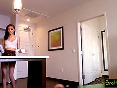Asiatisch, Grosser schwanz, Blasen, Bruder, Sperma im mund, Hd, Natürlichen titten, Pov