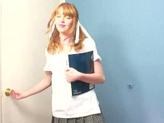 Cul, Sucer une bite, Brunette brune, Tir de sperme, Faciale, Hard, Petite femme, Sous la jupe