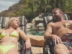 Grosse bite, Bisexuelle, Piscine, Chatte, Douche, Plan cul à trois