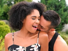 お尻, 巨乳な, バック, 黒人, 手コキする, 剃毛, ティーン, オッパイの