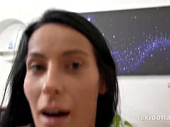 Sucer une bite, Brunette brune, Tir de sperme, Tchèque, Marrant, Lesbienne, Gicler, Jouets