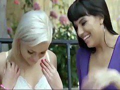 Gros seins, Lesbienne, Mature, Mère que j'aimerais baiser, Adolescente