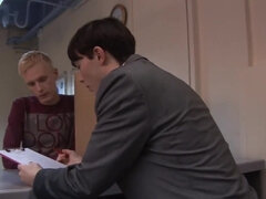 18, デカチン, ブロンド, フェラチオ, 手コキする, ハードコア, Hd, オフィス