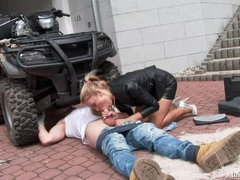 Rubia, Vestidas, Sexo duro, Natural, Orinar, Estrella porno, Ducha, Mojado