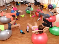 Grote mammen, Zoenen, Lesbisch, Likken, Kut duiken, Geschoren, Strippen, Tieten likken