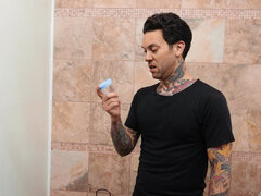 Kont, Bruinharig, Sperma shot, Sperma in gezicht, Interraciaal, Lesbisch, Natuurlijke tieten, Geschoren