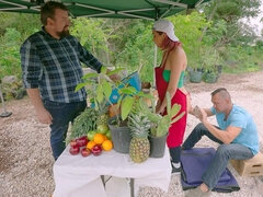 De plein air, Chatte, Rousse roux, Adolescente