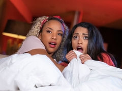 Arsch, Blondine, Schwarz, Lesbisch, Muschi, Entkleiden, Jungendliche (18+), Titten