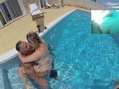 Grote mammen, Blond, Hondjeshouding, Sperma in gezicht, Hardcore, Buiten, Geschoren, Onderwater