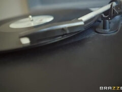 Zwart, Zwart, Spijkerbroeken, Natuurlijke tieten, Kut duiken, Realiteit, Tatoeage, Tieten likken