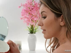 Cuarto de baño, Corridas, Corridas faciales, Masturbación, Tetas naturales, Coño, Montar, Adolescente