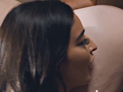 Anal, Sucer une bite, Brunette brune, Pénétrer avec le poing, Groupe, Branlette thaïlandaise, Embrassement, Masturbation