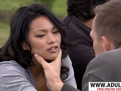 Gros seins, Plantureuse, Grossier, Branlette thaïlandaise, Mature, Mère que j'aimerais baiser, Seins naturels, Épouse