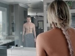 Tussi, Blondine, Betrug, Aufs gesicht abspritzen, Freundin, Hd, Lesbisch, Nass