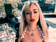 Culo grande, Verga grande, Tetas grandes, Mamada, Dinero, Al aire libre, Público, Tatuaje