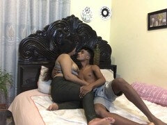 18 ans, Anal, Bisexuelle, Petit ami, Couple, Indienne, Machine à baiser, Maman