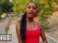 Sucer une bite, Clito, Conversation vulgaire, En levrette, Faciale, Hd, Naturelle, Maigrichonne