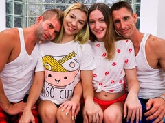 Blonde, En levrette, Groupe, Branlette thaïlandaise, Hard, Orgie, Rasée, Nénés